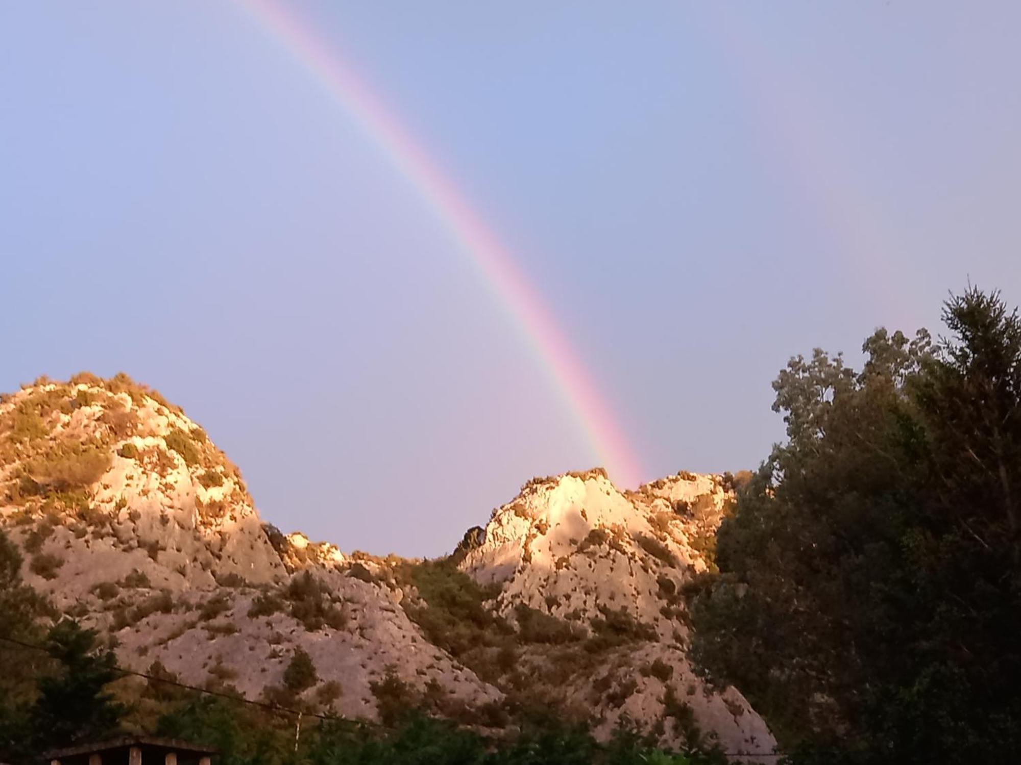La Roulotte Du Petit Paradis แซ็งต์-เรมีย์-เดอ-โพรวองซ์ ภายนอก รูปภาพ