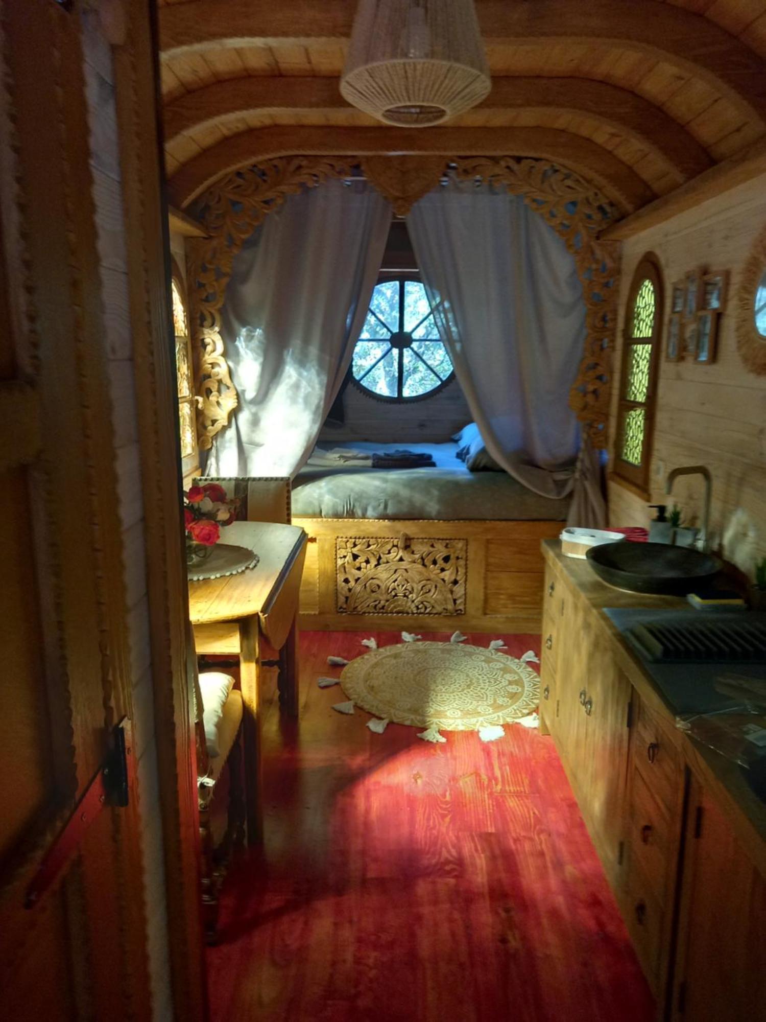 La Roulotte Du Petit Paradis แซ็งต์-เรมีย์-เดอ-โพรวองซ์ ภายนอก รูปภาพ
