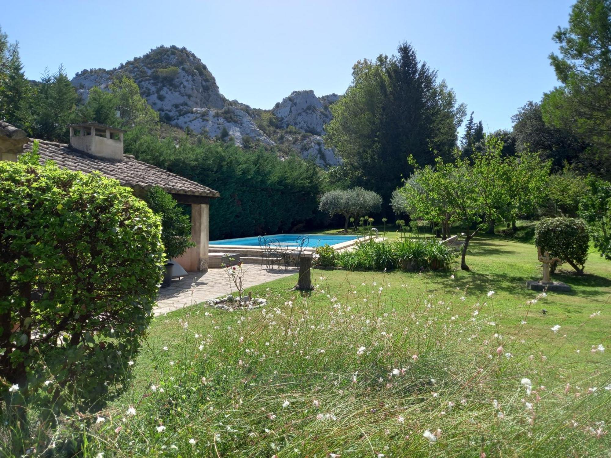 La Roulotte Du Petit Paradis แซ็งต์-เรมีย์-เดอ-โพรวองซ์ ภายนอก รูปภาพ
